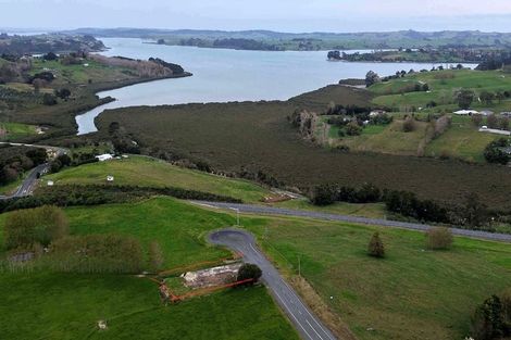 Photo of property in 111 Te Rawhiti Road, Matakohe, 0594
