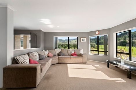 Photo of property in 174c Lund Road, Aongatete, 3178
