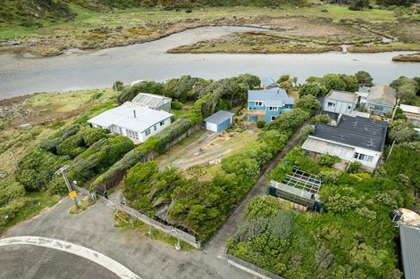 Photo of property in 6 Estuary Street, Makara Beach, Karori, 6972