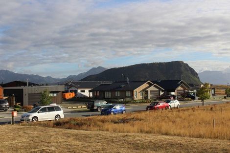 Photo of property in 6 Doug Ledgerwood Drive, Wanaka, 9305