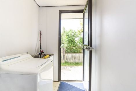 Photo of property in 12 Cameron Place, Ranui, Auckland, 0612
