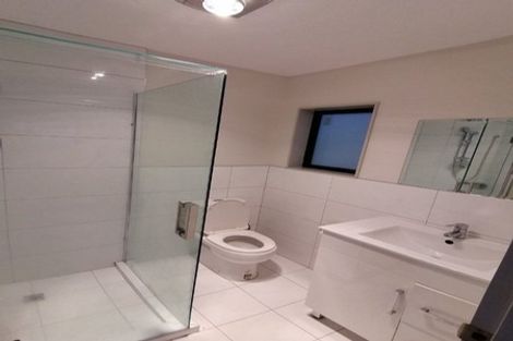 Photo of property in 21 Bangla Place, Massey, Auckland, 0614