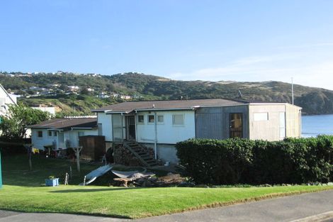Photo of property in 7- 9 Toms Road, Titahi Bay, Porirua, 5022