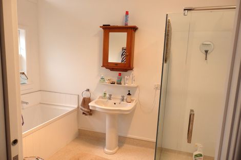 Photo of property in 16 Queen Street, Cambridge, 3434