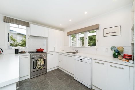 Photo of property in 7 Rangitane Street, Palmerston North, 4414