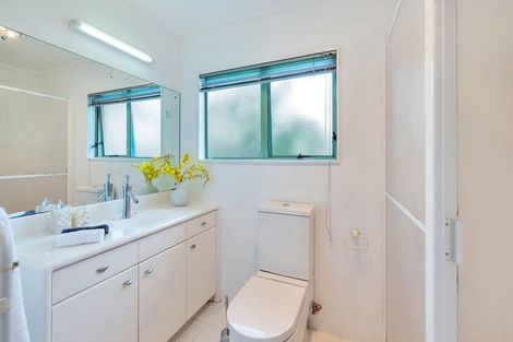 Photo of property in 38 Harbour Lights Close, West Harbour, Auckland, 0618
