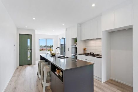 Photo of property in 15 Aquamarine Road, Rosehill, 2113