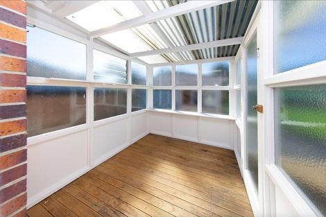 Photo of property in 3 Roby Street, Te Atatu Peninsula, Auckland, 0610