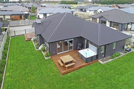 Photo of property in 5 Benjes Place, Woodend, 7610