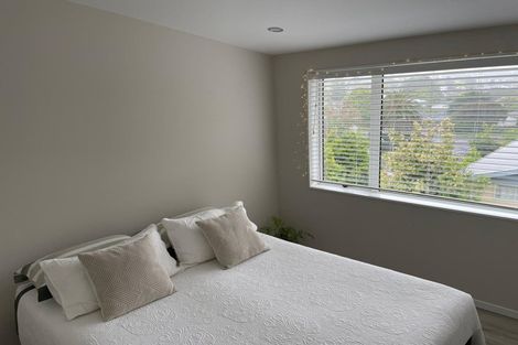 Photo of property in 10 Sequoia Place, Sunnynook, Auckland, 0620