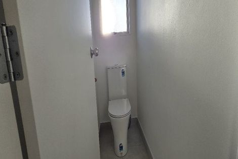 Photo of property in 2/24 Wylie Avenue, Sunnynook, Auckland, 0620