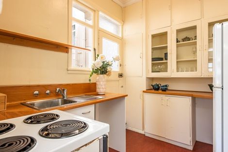 Photo of property in 2u2 Hawker Street, Mount Victoria, Wellington, 6011