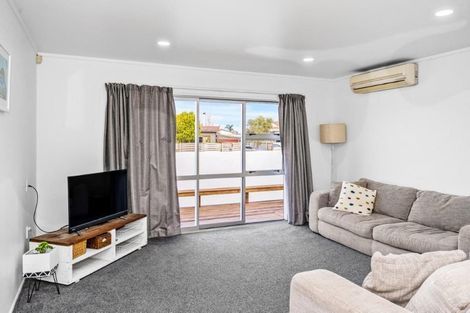 Photo of property in 21 Seaspray Drive, Mount Maunganui, 3116