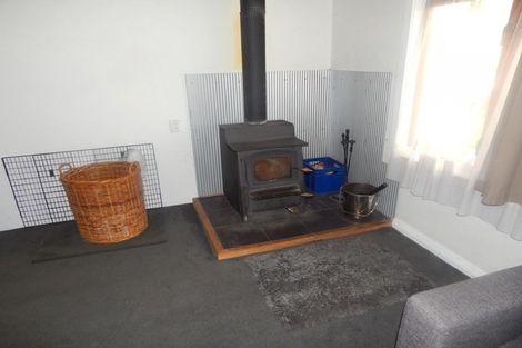 Photo of property in 15 Romilly Street, Westport, 7825