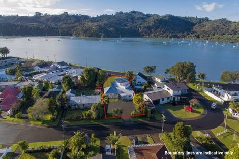 Photo of property in 21 Robinson Road, Whitianga, 3510