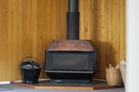 Photo of property in 11 Atua Street, Waikanae Beach, Waikanae, 5036