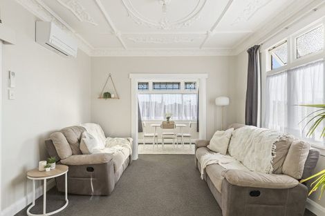 Photo of property in 389 Carrington Street, Upper Vogeltown, New Plymouth, 4310