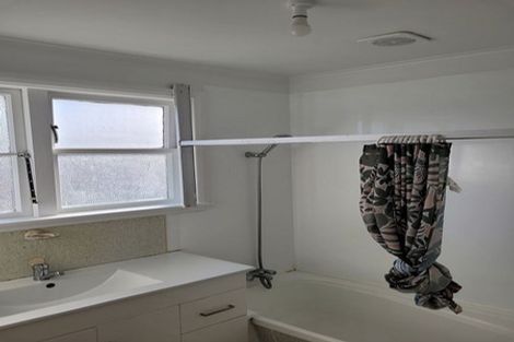 Photo of property in 33 Naenae Road, Naenae, Lower Hutt, 5011