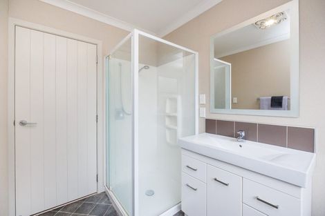 Photo of property in 35 Rosalie Terrace, Kelvin Grove, Palmerston North, 4414