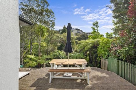 Photo of property in 5 Springwater Vale, Unsworth Heights, Auckland, 0632