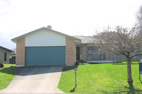 Photo of property in 96 Townhead Crescent, Bethlehem, Tauranga, 3110
