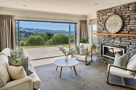 Photo of property in 2 Hauroko Glen, Aotea, Porirua, 5024