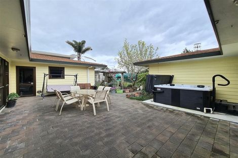 Photo of property in 100 Freyberg Avenue, Tamatea, Napier, 4112