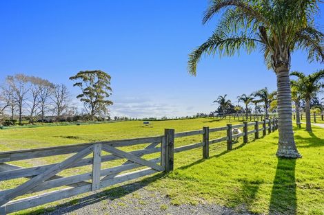 Photo of property in 124 Vaughans Road, Long Bay, Albany, 0792