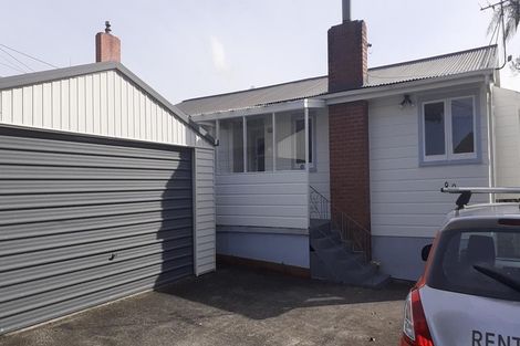 Photo of property in 33 Sturges Road, Henderson, Auckland, 0612