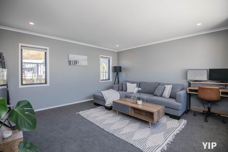 Photo of property in 130 Amesbury Drive, Churton Park, Wellington, 6037