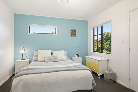 Photo of property in 11 Ramphal Terrace, Khandallah, Wellington, 6035