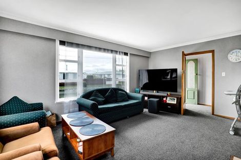 Photo of property in 1 Pacey Avenue, Hawera, 4610