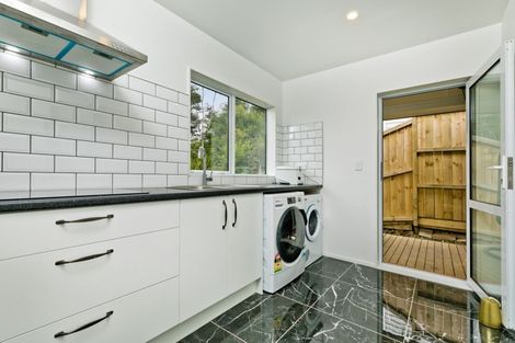 Photo of property in 28 Shah Place, Glen Eden, Auckland, 0602