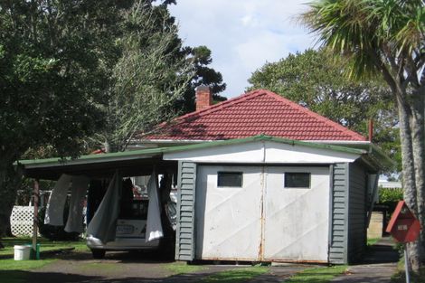 Photo of property in 28 Fairdene Avenue, Henderson, Auckland, 0610