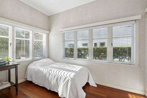 Photo of property in 1/5 Argyle Terrace, Milford, Auckland, 0620