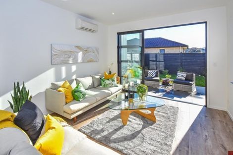 Photo of property in 18 Tapuwae Way, Mangere Bridge, Auckland, 2022