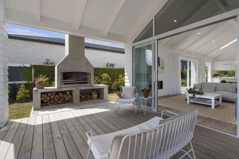 Photo of property in 2 Goldstone Place, Omokoroa, 3114