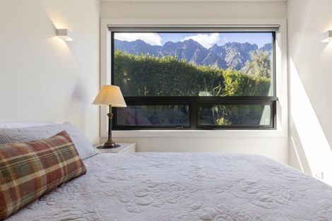 Photo of property in 8 Jacks Point Rise, Jacks Point, Queenstown, 9371