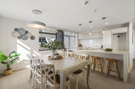 Photo of property in 10/48 Marine Parade, Mount Maunganui, 3116