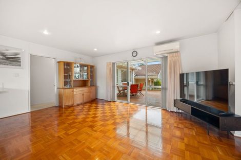 Photo of property in 16 Harbour Lights Close, West Harbour, Auckland, 0618