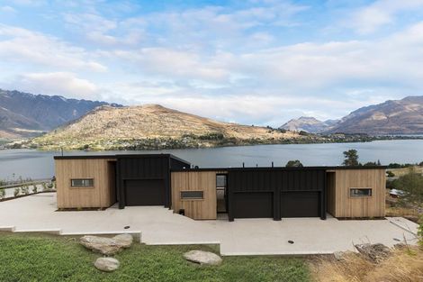 Photo of property in 15a Potters Hill Drive, Queenstown, 9300