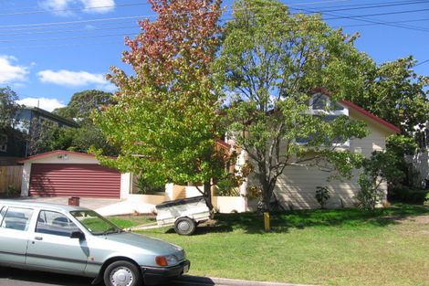 Photo of property in 37 Seaton Road, Murrays Bay, Auckland, 0630