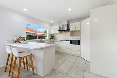 Photo of property in 8 Willowbank Close, East Tamaki Heights, Auckland, 2016