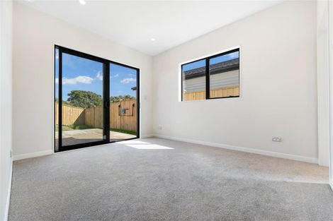 Photo of property in 42 Whakairo Crescent, Gulf Harbour, 0930