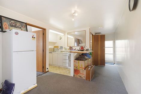 Photo of property in 1a/1 Divich Avenue, Te Atatu South, Auckland, 0610