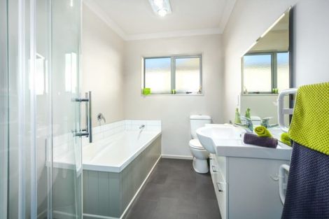 Photo of property in 12 Spritsail Place, Whitby, Porirua, 5024