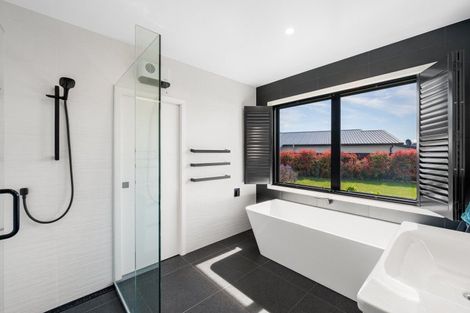 Photo of property in 13 Kotare Drive, Wanaka, 9305