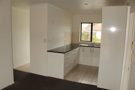 Photo of property in 10 Hill Crescent, New Lynn, Auckland, 0600