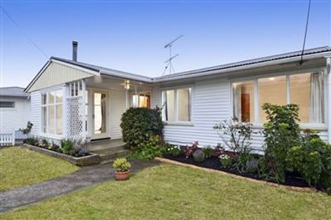 Photo of property in 15 Becroft Drive, Forrest Hill, Auckland, 0620