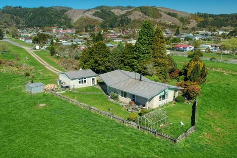 Photo of property in 22 Butts Road, Reefton, 7830